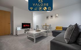 Modern 1 Bed In Central Mk, Free Parking, Smart Tv, Manhattan House By Valore Property Services