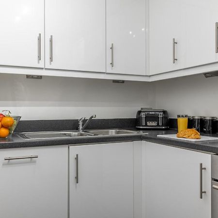 Modern 1 Bed In Central Mk, Free Parking, Smart Tv, Manhattan House By Valore Property Services Milton Keynes Exterior photo