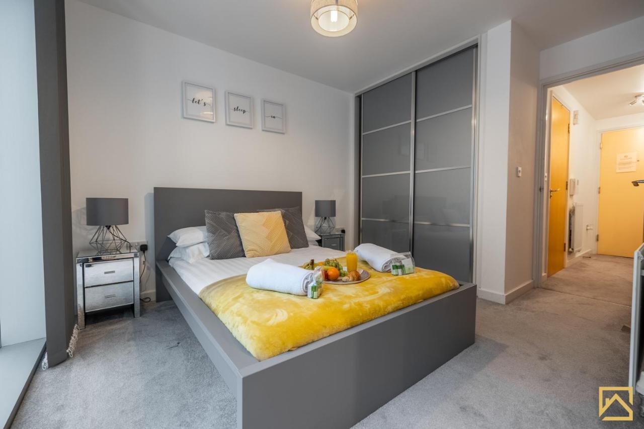 Modern 1 Bed In Central Mk, Free Parking, Smart Tv, Manhattan House By Valore Property Services Milton Keynes Exterior photo