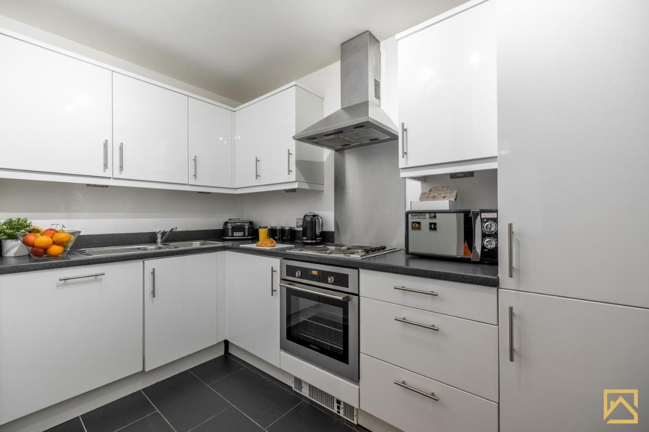 Modern 1 Bed In Central Mk, Free Parking, Smart Tv, Manhattan House By Valore Property Services Milton Keynes Exterior photo
